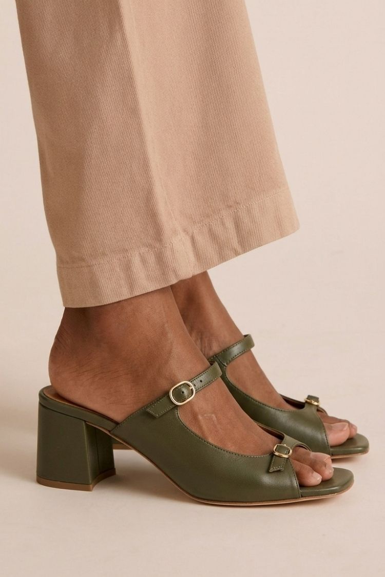 Military Green / 43